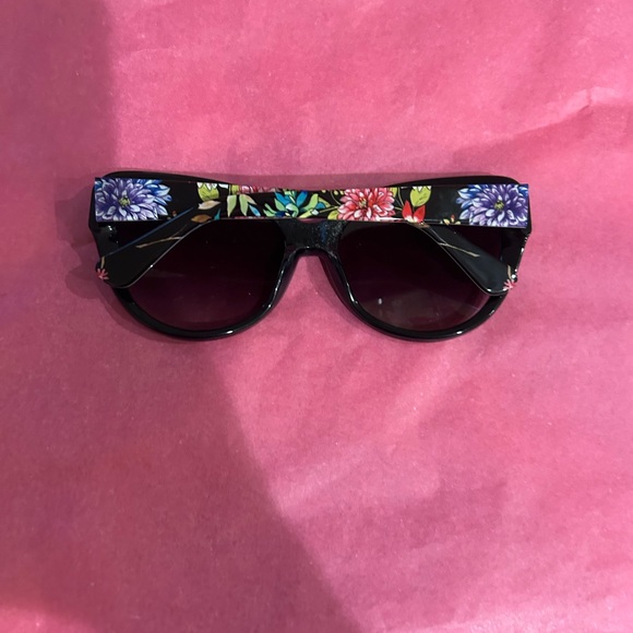 Johnny Was Accessories - Johnny was Sydnee black dreamer sunglasses NEW